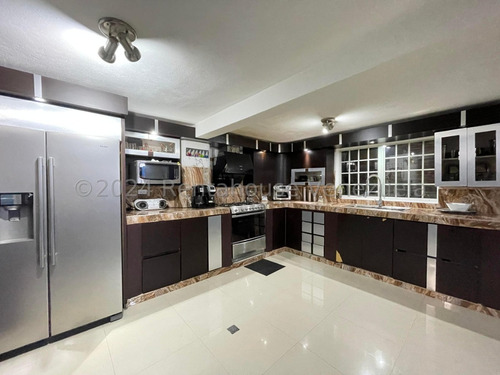 Hermosa Casa Con Piscina Remodelada En Venta En Conjunto Privado Con Todos Los Servicios San Joaquin De Turmero Estef 25-6319