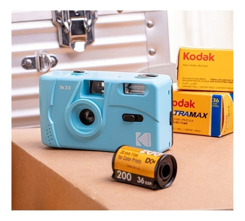 Película Azul De La Cámara 135 De Kodak M35 Con La Máquina R