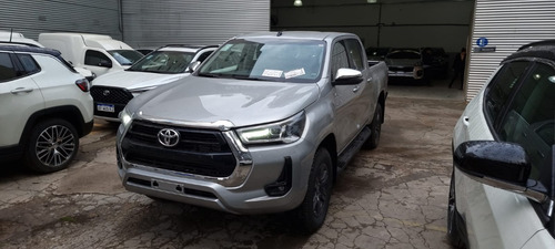 Imagen 9 de 23 de Toyota Hilux Srv 4x4 Unica Solo 500 Km At Gs