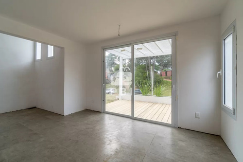 Casa 2 Dormitorios En Chihuahua, Punta Ballena - Ref : Pbi2378