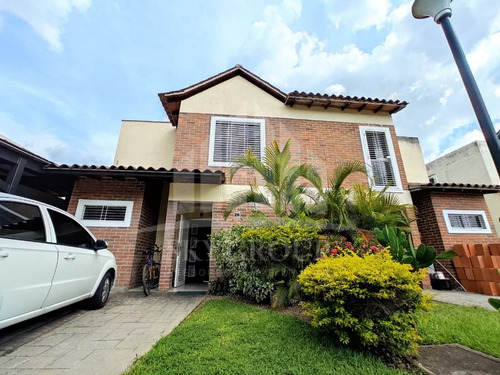 Townhouse En Conjunto Res. Villa Orense El Rincón. Lemth-158