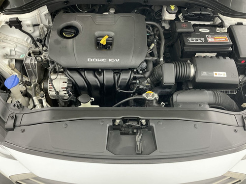 Imagen 12 de 15 de Hyundai Elantra 2018 2.0 Gls Mt