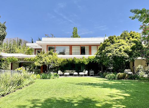 En Condominio Av Las Condes / La Dehesa