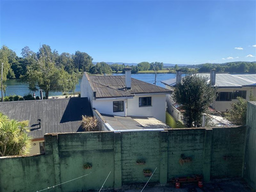 Casa En Venta De 6 Dorm. En Valdivia