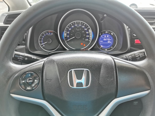 Imagen 10 de 12 de Honda Fit 2017 1.5 Cool Mt 5 Marchas
