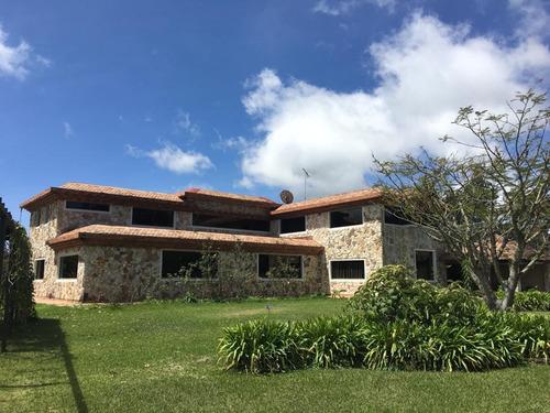 En Venta Espectacular Casa En Urb Privada San Diego De Los Altos In. Ma. Fda