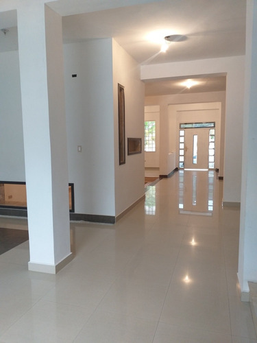 Imagen 5 de 13 de Casa Con Piscina Barquisimeto Este