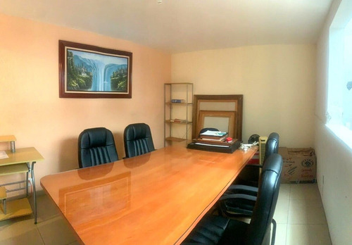 Edificio De 3 Niveles En Venta En Pensador Mexicano, Venustiano Carranza