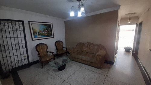Em Casa En Venta En Barrio San Carlos