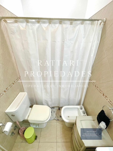 Venta Casa 5 Ambientes Con Parque Y Piscina En Haedo. Excelente Propiedad