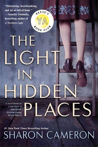 The Light In Hidden Places, De Sharon Cameron. Editorial Scholastic Us, Tapa Blanda En Inglés