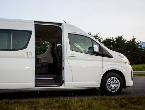 Toyota Hiace Commuter 2.8 Tdi 6at 14a 2021