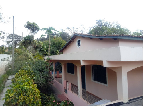 Linda Casa Bairro Água Azul, Guarulhos