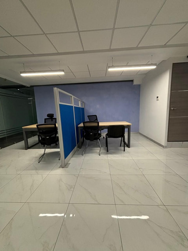 Oficina Renta, Novo Emerald Business And Health Center.