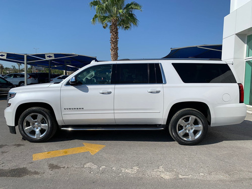 Imagen 3 de 9 de Chevrolet Suburban 2019 5.3 V8 Premier Piel 2 Fila Asientos