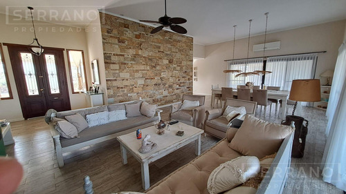 Casa En Venta En Chacras De La Cruz, Capilla Del Señor, Exaltación De La Cruz