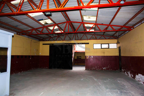 Se Arrienda Galpón De 326 M². (109591)