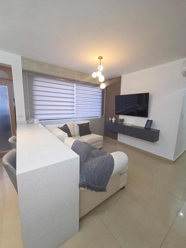 Apartamento Remodelado En Venta En Lomas De Los Mangos Atm