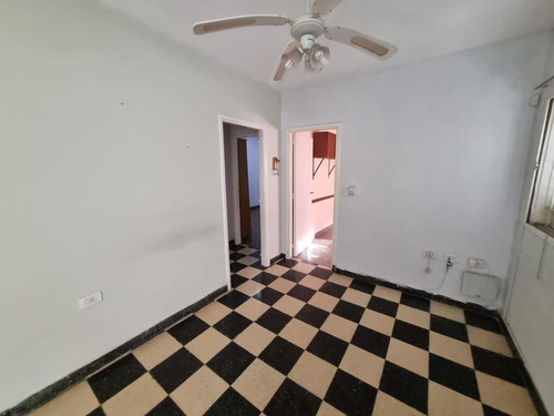 Imagen 5 de 21 de Ph En Venta - 2 Dormitorios 1 Baño - 157mts2 - La Plata
