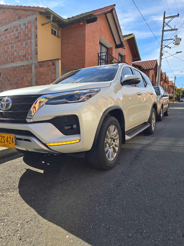 Toyota Fortuner 4.0