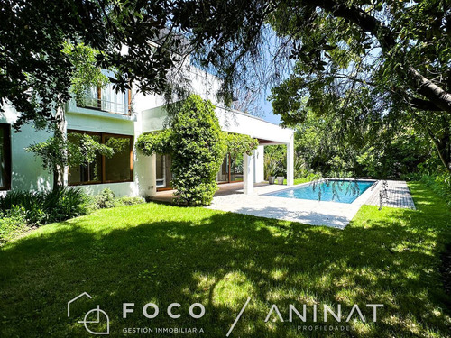 Casa En Venta De 6 Dorm. En Lo Barnechea