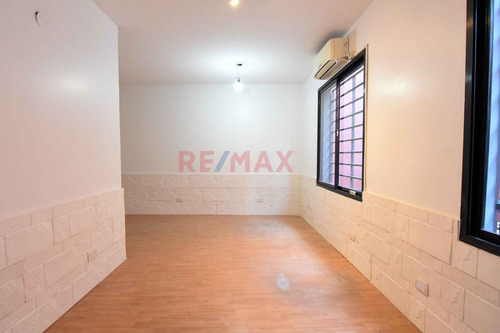 Venta Hermosa Casa 6 Amb En Barracas Con Cocheras