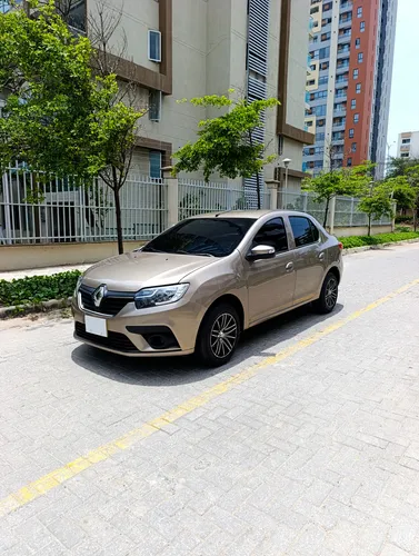Renault Logan 1.6 Expression / Life +
