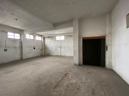 Terreno Doble Frente En Venta Sobre Av San Martin, Paternal - 4.300m2 Vendibles