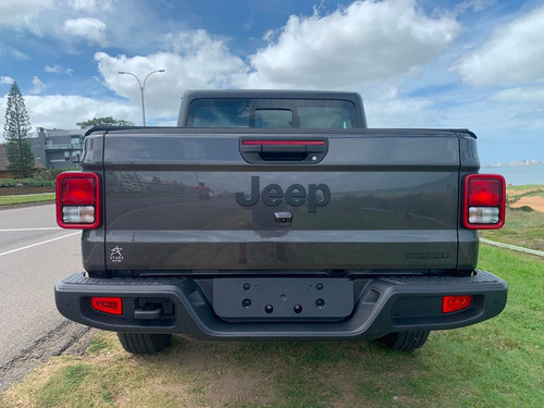 Jeep Gladiator Sport 4x4
