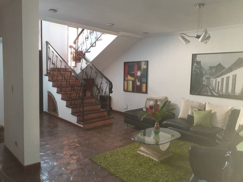 Imagen 2 de 10 de Town House En Venta Ubicado En Valencia, Trigal Norte. Rs-044