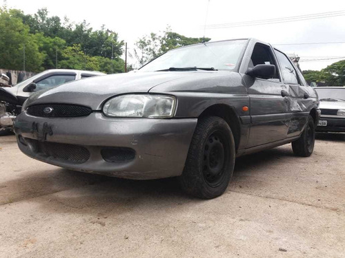 Sucata De Escort Logus Pointer Sapão Capô Paralama Farol