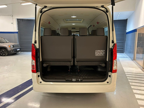 Toyota Hiace 2.8 Tdi Commuter 6at 14a