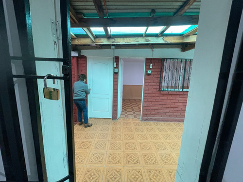 Oportunidad En Macul :casa Amplia Con Excelente Conectividad