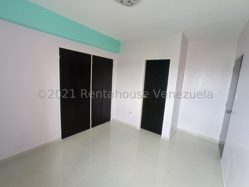 Imagen 9 de 24 de Apartamento En Venta En Las Chimeneas Valencia Carabobo 22-15641 Gerardo Guillén Rentahouse