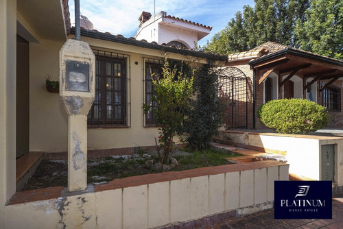 Imagen 3 de 30 de Venta Casa Sobre Av El Golf Tres Cerritos
