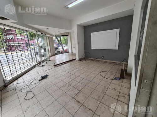 Venta Local Av Directorio Esq Lafuente Esquina, 82 M2 5 Vidrieras