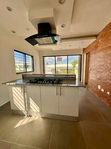 Apartamento En Venta En Ciudad Nueva De 2 Habitaciones - Ideal Para Inversion