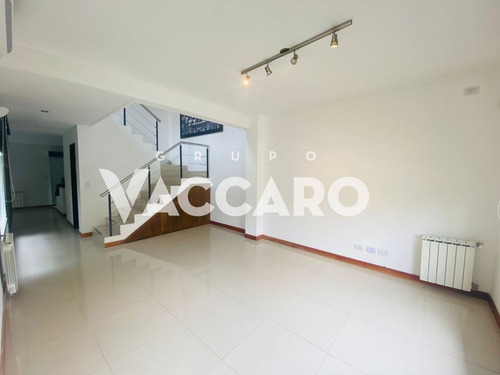 Imagen 3 de 30 de Venta Duplex Casa 3 Dormitorios Barrio Cerrado Moreno