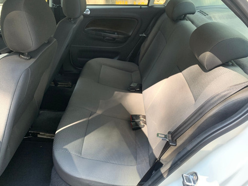 Volkswagen Voyage 1.6!!! R$28.900,00!! 2012!! Top!! Ipva Pg!