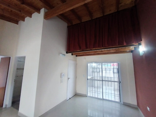 Alquiler Ciudad Madero 2 Amb. En Primer Piso Con Patio