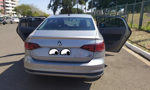 Imagem 6 de 12 de Volkswagen Virtus 2018 1.0 Comfortline 200 Tsi Aut. 4p