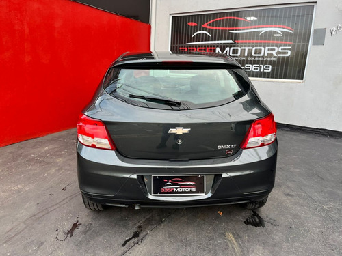 Chevrolet Onix ONIX HATCH LT 1.0 8V FlexPower 5p Mec.
