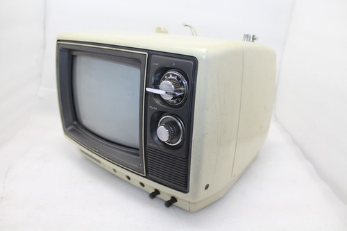 Imagem 2 de 10 de Televisor A Cores Toshiba Tvc-10il 10 Polegadas
