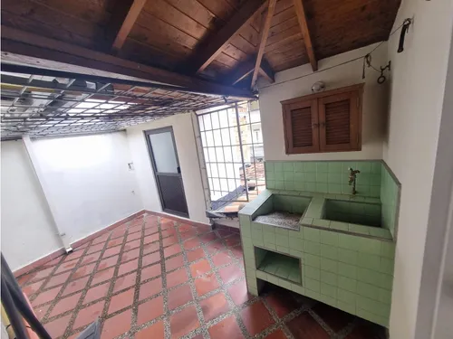 Casa En Venta 2do Piso 2 Niveles En Floresta Alcazares 140 Mt²