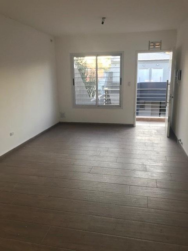 Imagen 3 de 11 de Departamento - Castelar Norte