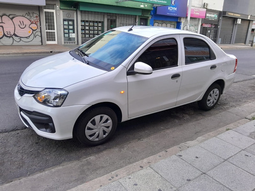 Toyota Etios 1.5 Sedan X