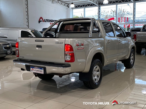 Imagen 12 de 14 de Toyota Hilux Sr 4x4 Mt