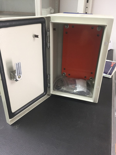 Imagen 2 de 3 de Gabinete (caja) Electrico 30x25x15cm Metal Nema4 Intemperie