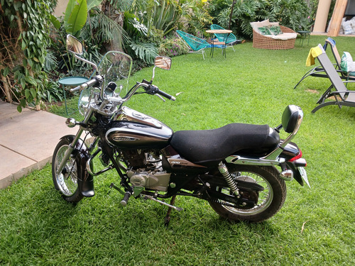 Moto Bajaj Avenger 220,