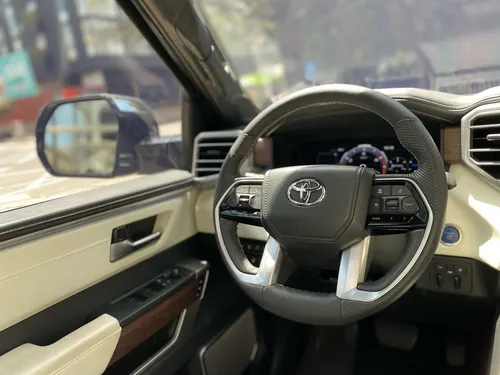 Toyota Sequoia Capstone Hibrida